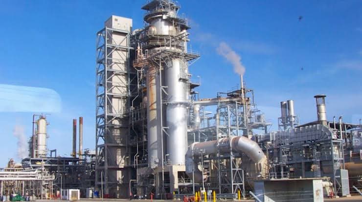 Renaissance Capital Values Dangote Refinery at N700.41, 33% Above IPO Price