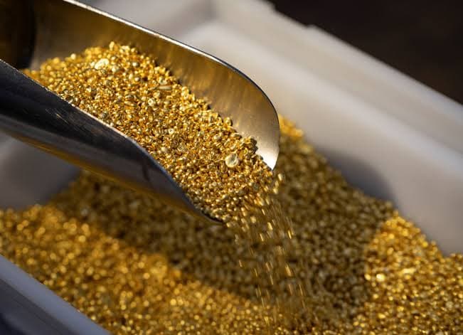 Gold Climbs Above $4,180 as Fed Remarks and AI Selloff Drive Haven Demand