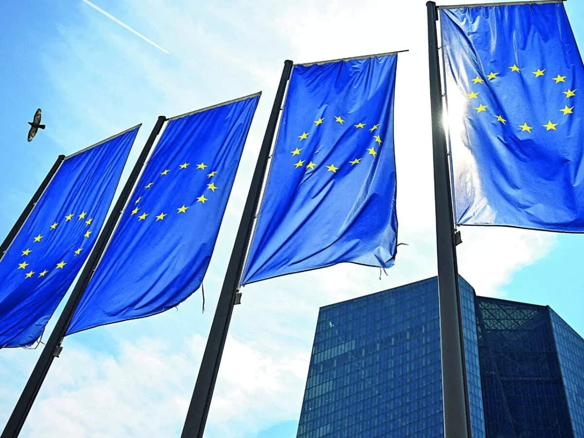 France’s fiscal stress sends euro-crisis signals through bond markets