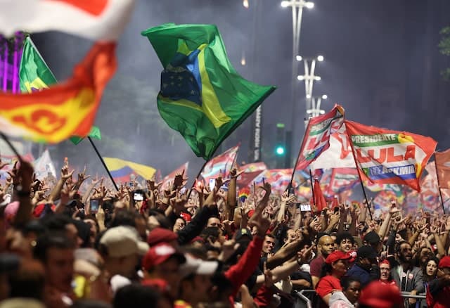 Brazil Stocks and Real Tumble as Lula Wins Fourth Term